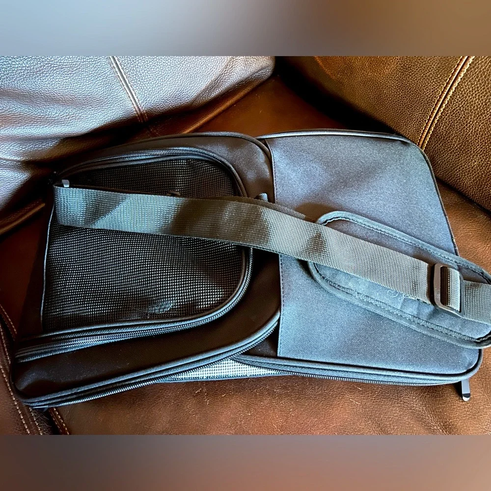 Trusty Pup Pet Carrier Medium